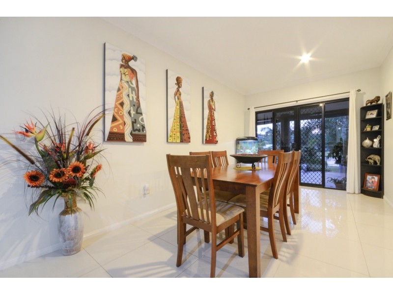 52 Valley Drive, Cannonvale QLD 4802