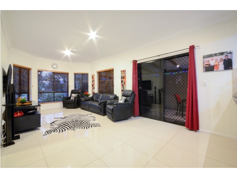 52 Valley Drive, Cannonvale QLD 4802