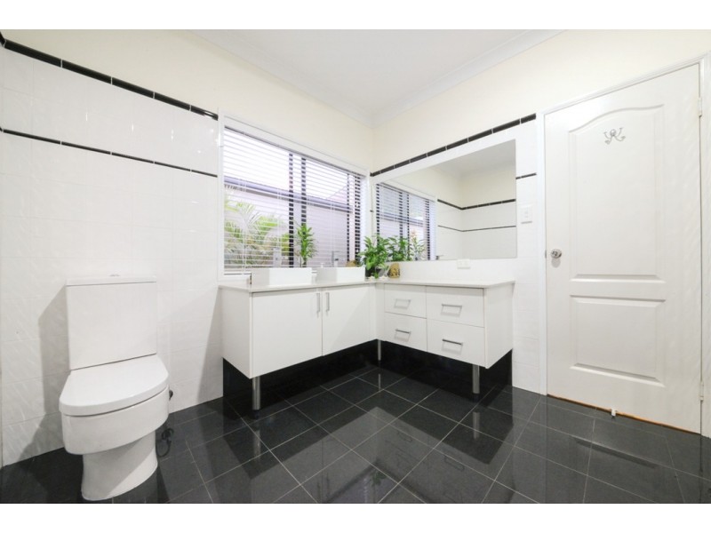 52 Valley Drive, Cannonvale QLD 4802