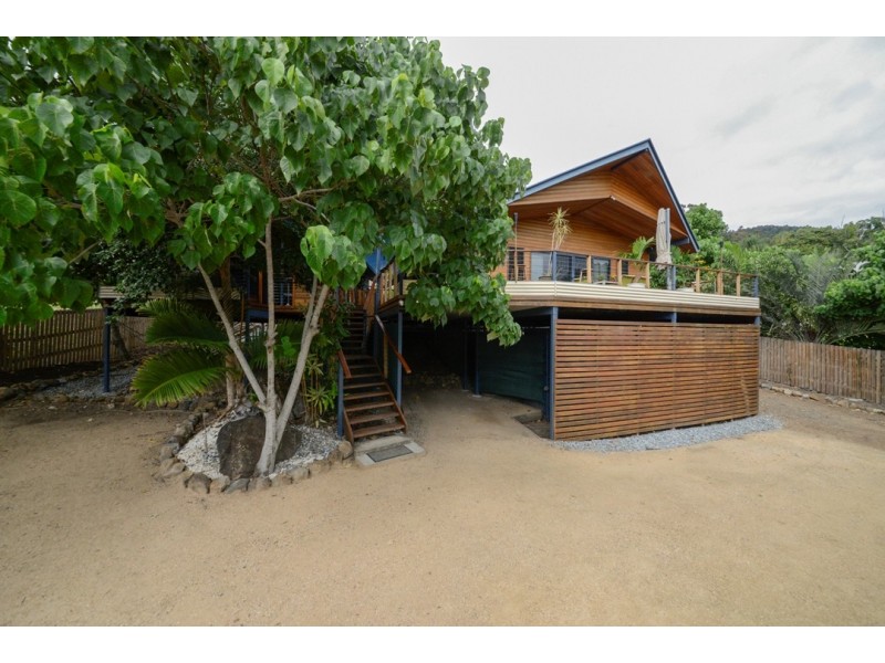 48 Eshelby Drive, Cannonvale QLD 4802
