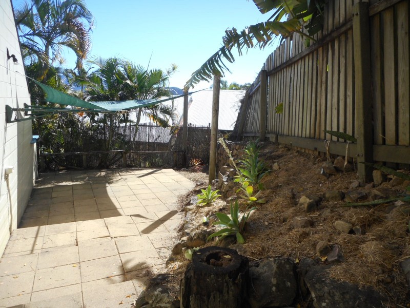 3/4 Border Drive, Cannonvale QLD 4802