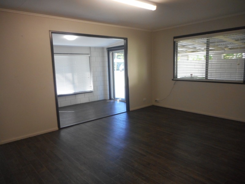 12 Schnapper Street, Cannonvale QLD 4802