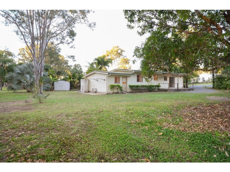 2 Picaninni Close, Cannonvale QLD 4802