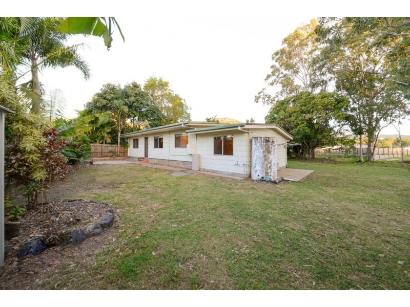 2 Picaninni Close, Cannonvale QLD 4802