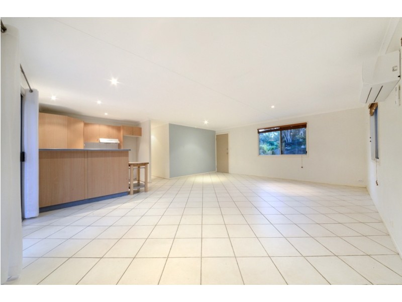 2 Picaninni Close, Cannonvale QLD 4802