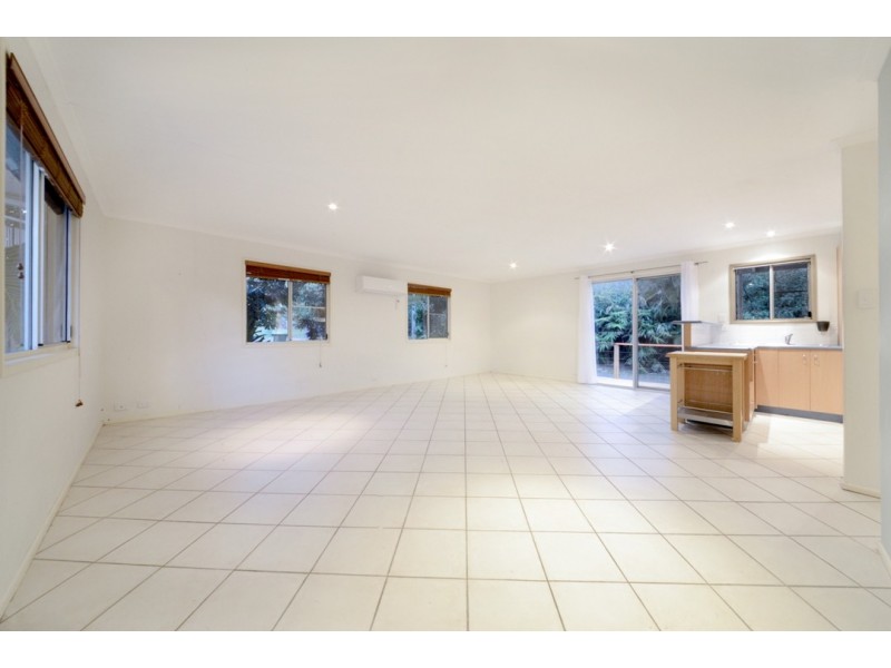 2 Picaninni Close, Cannonvale QLD 4802