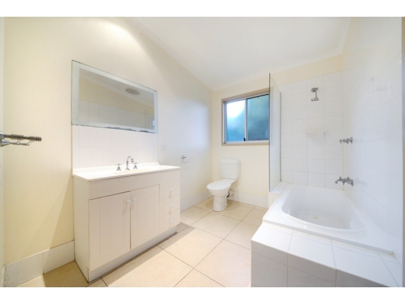 2 Picaninni Close, Cannonvale QLD 4802