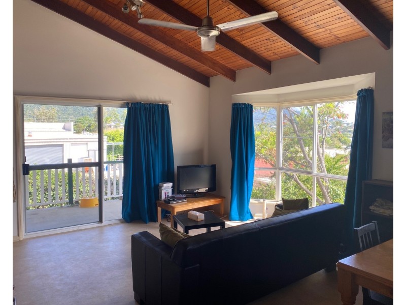 2/5 MacArthur Drive, Cannonvale QLD 4802