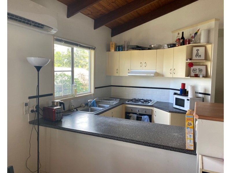 2/5 MacArthur Drive, Cannonvale QLD 4802