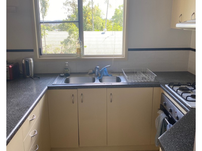 2/5 MacArthur Drive, Cannonvale QLD 4802