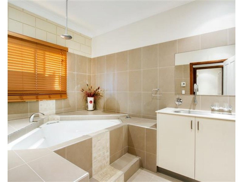 55 Windemere Drive, Strathdickie QLD 4800