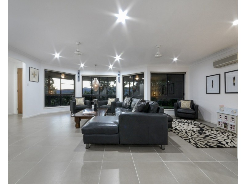 45 Kookaburra Drive, Cannonvale QLD 4802