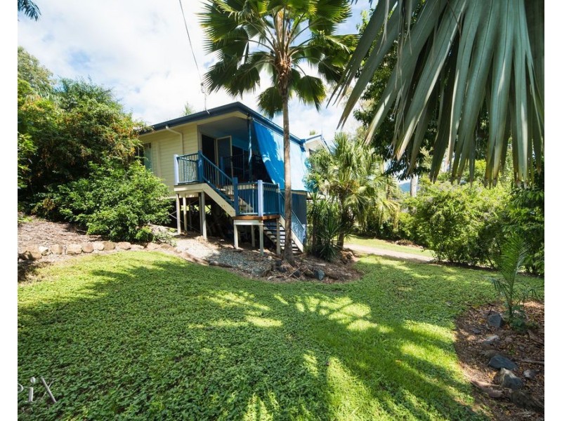 11 Wambiri Street, Cannonvale QLD 4802