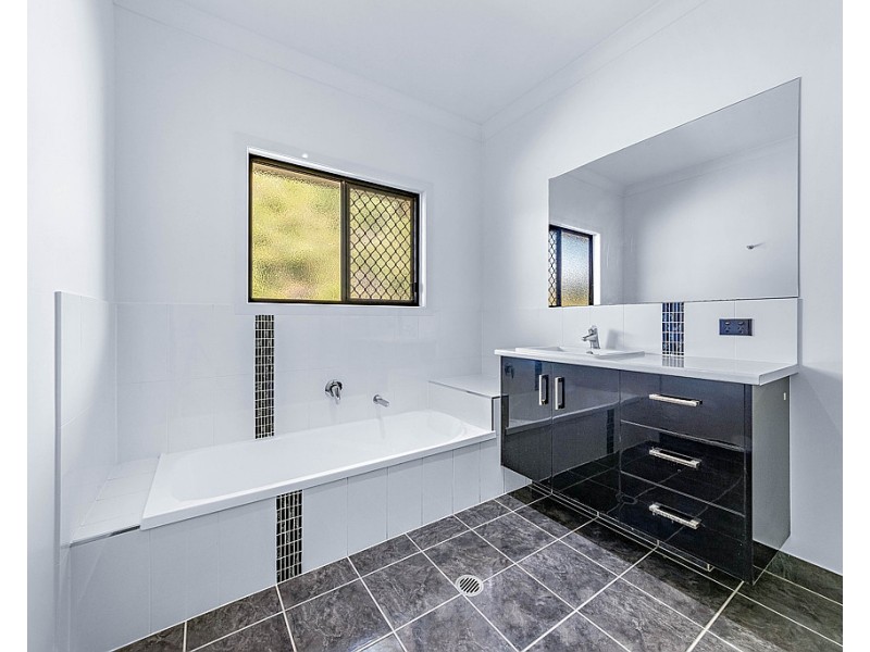 8 Mount Marlow Rise, Mount Marlow QLD 4800