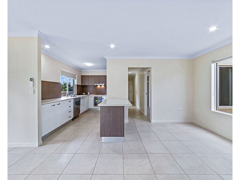 6a and 6b Leichardt Place, Cannonvale QLD 4802