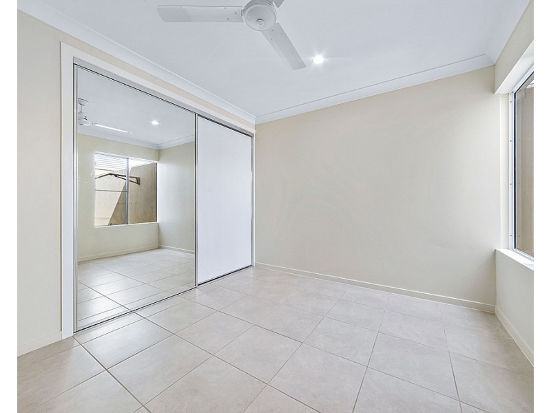 6a and 6b Leichardt Place, Cannonvale QLD 4802