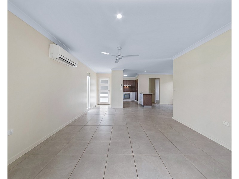 6a and 6b Leichardt Place, Cannonvale QLD 4802