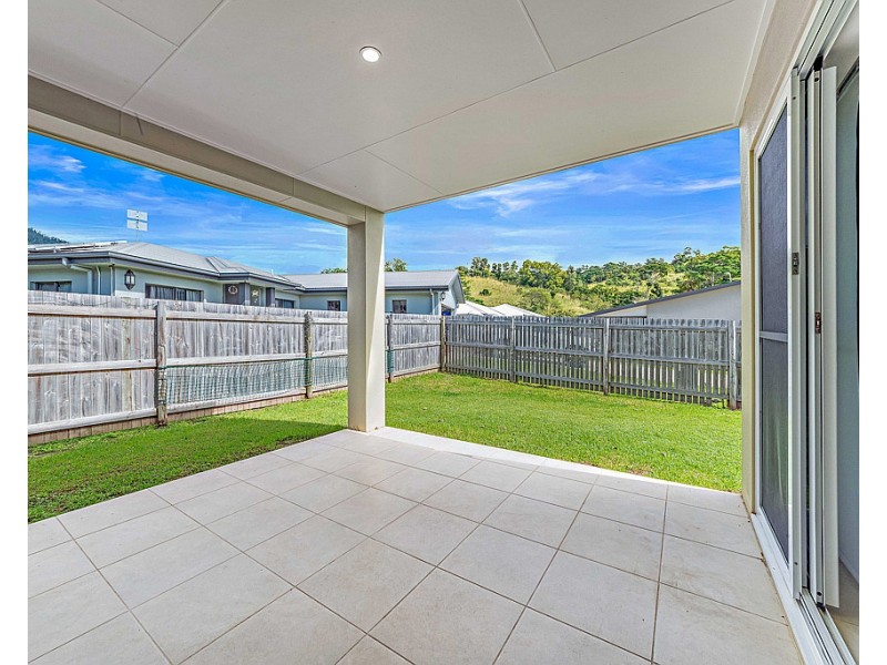 6a and 6b Leichardt Place, Cannonvale QLD 4802
