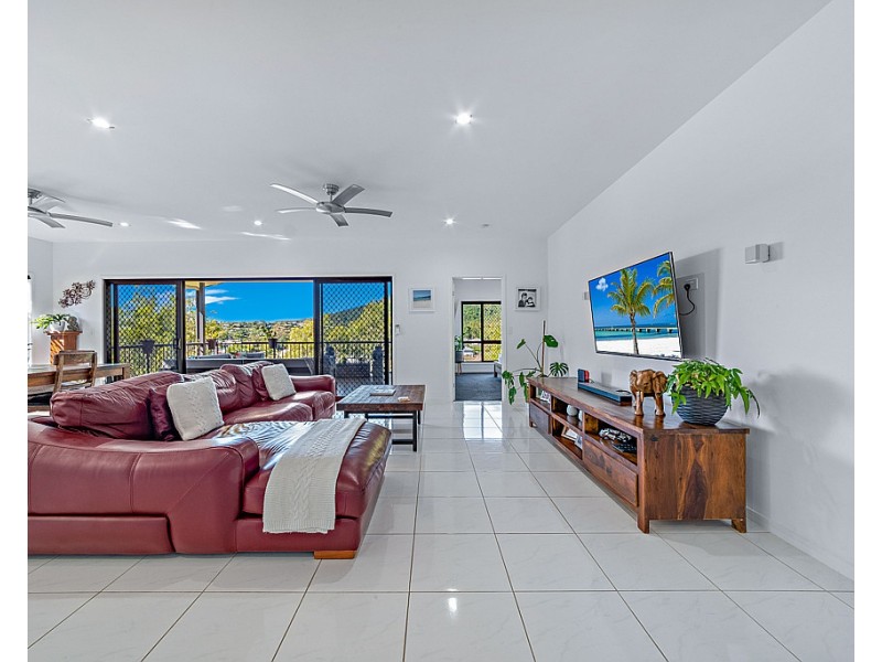 3 Scenic Ridge Drive, Cannonvale QLD 4802
