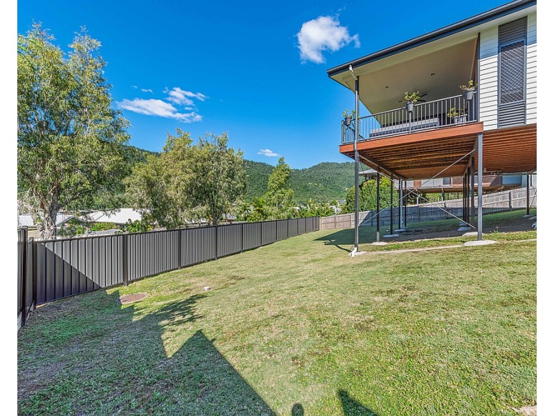 3 Scenic Ridge Drive, Cannonvale QLD 4802