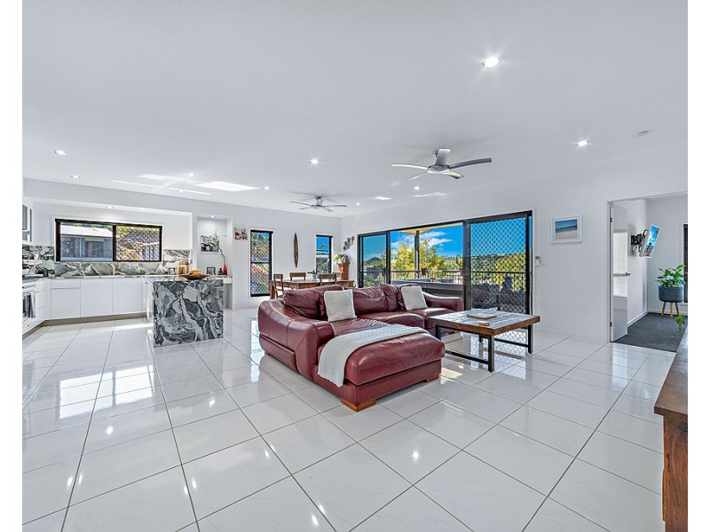 3 Scenic Ridge Drive, Cannonvale QLD 4802