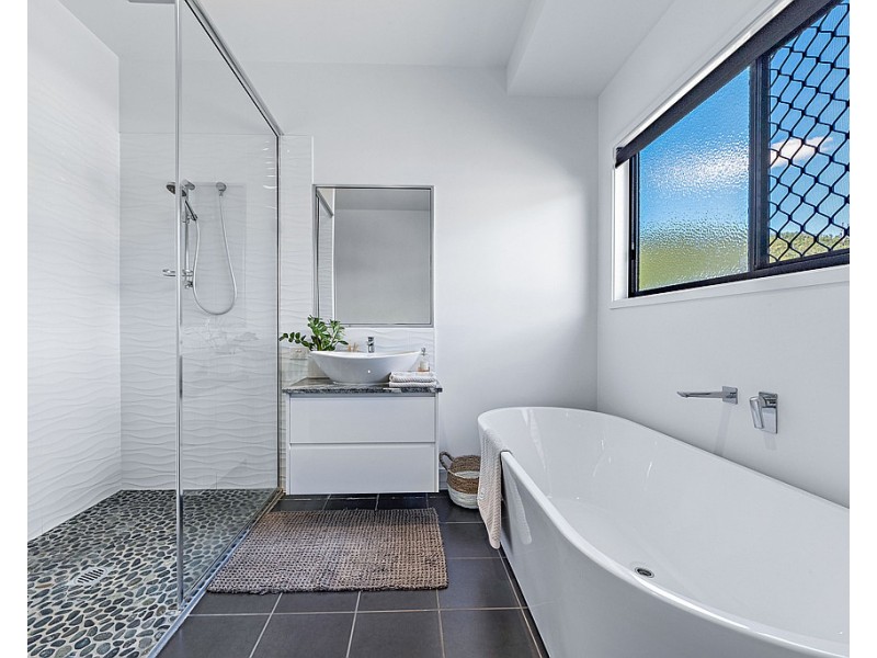 3 Scenic Ridge Drive, Cannonvale QLD 4802