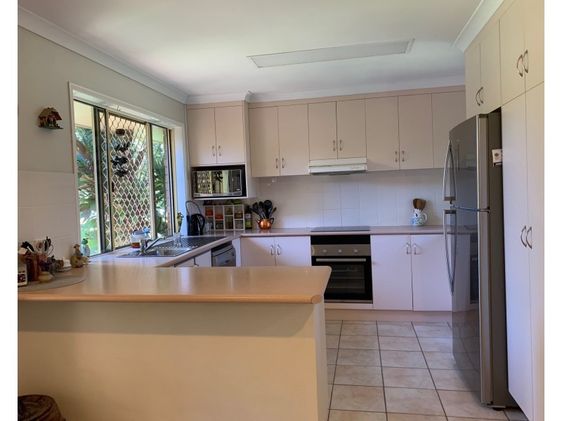 17 Bundesen Avenue, Midge Point QLD 4799