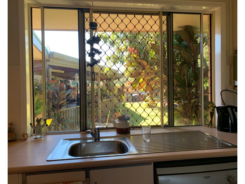 17 Bundesen Avenue, Midge Point QLD 4799