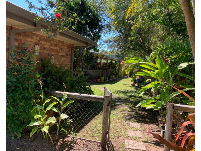 17 Bundesen Avenue, Midge Point QLD 4799