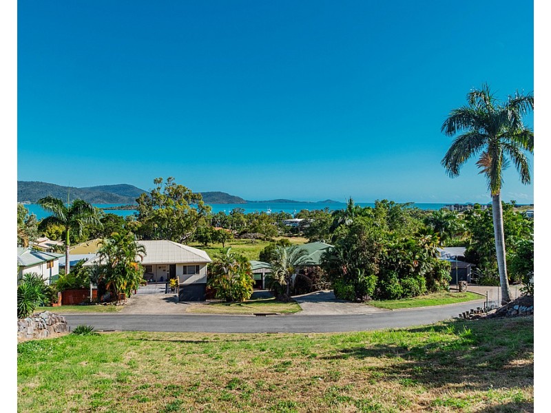 37 Jones Road, Cannonvale QLD 4802