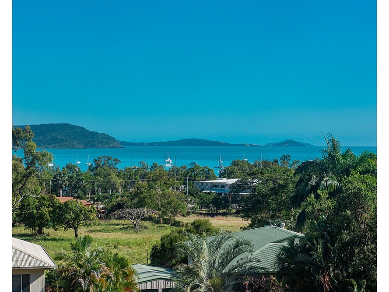 37 Jones Road, Cannonvale QLD 4802