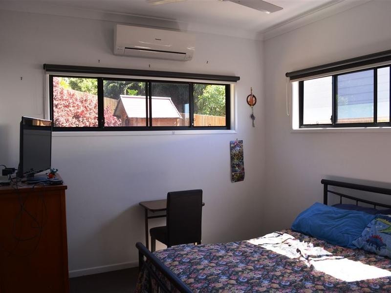 6 Parker Road, Cannonvale QLD 4802