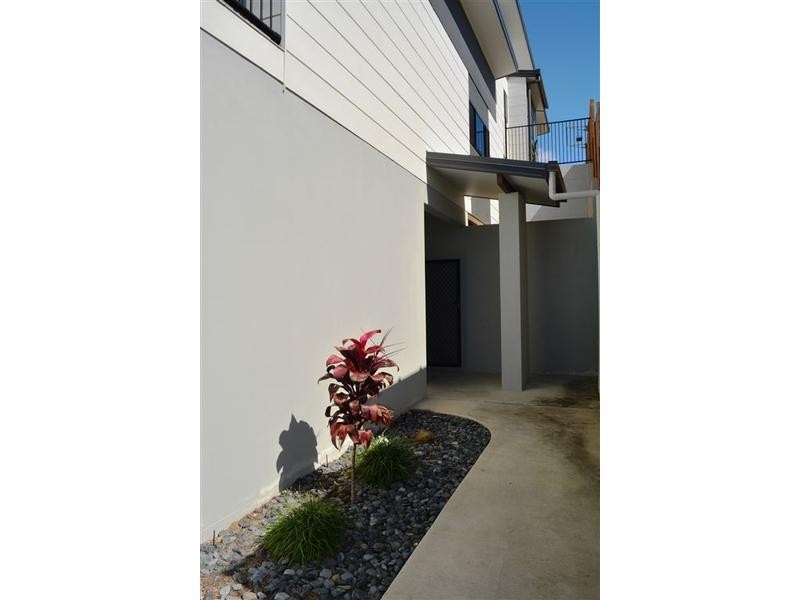 6 Parker Road, Cannonvale QLD 4802