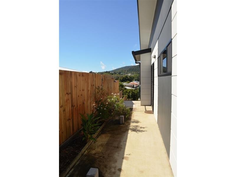 6 Parker Road, Cannonvale QLD 4802