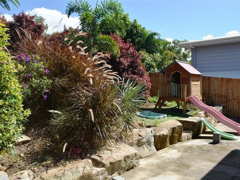 6 Parker Road, Cannonvale QLD 4802