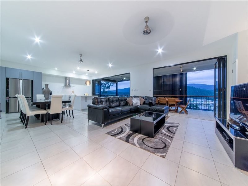 20 Whitehaven Crescent, Cannonvale QLD 4802