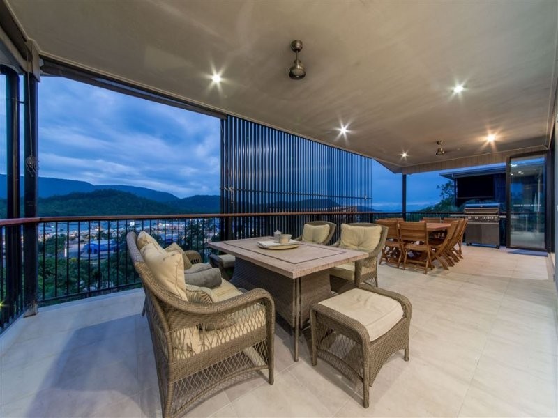 20 Whitehaven Crescent, Cannonvale QLD 4802