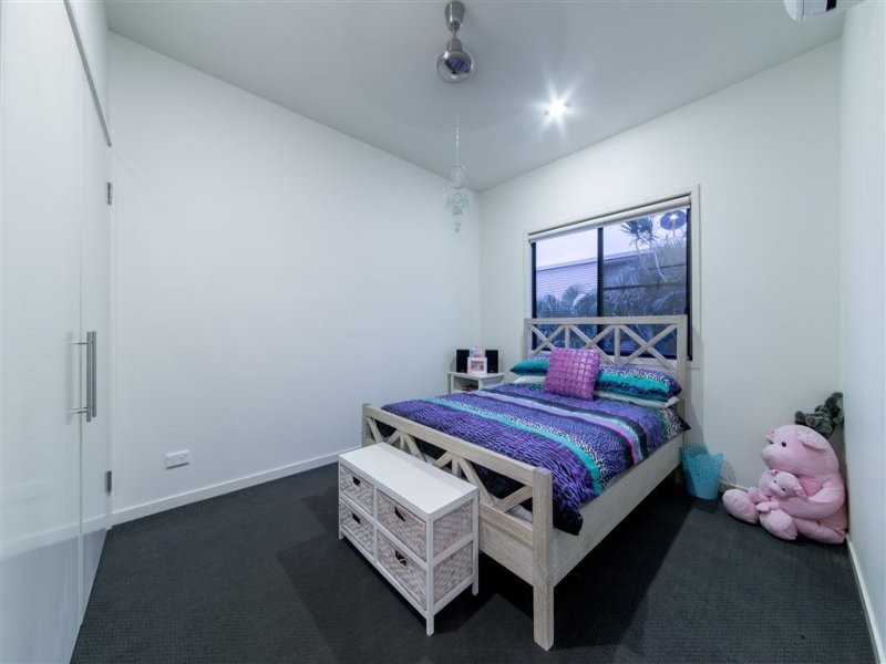 20 Whitehaven Crescent, Cannonvale QLD 4802