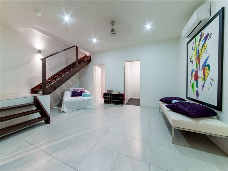 20 Whitehaven Crescent, Cannonvale QLD 4802