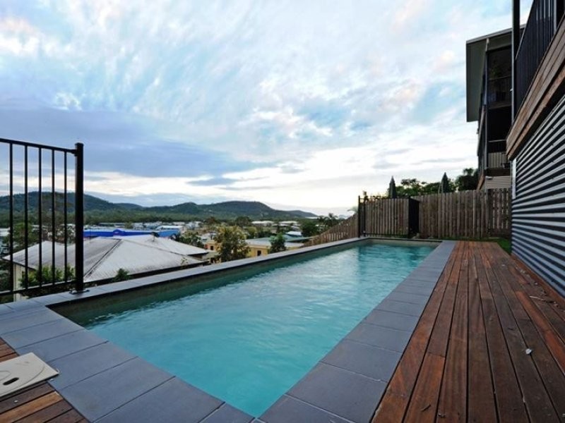 20 Whitehaven Crescent, Cannonvale QLD 4802