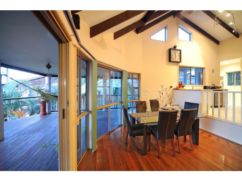 5 Woodwark Crescent, Cannonvale QLD 4802