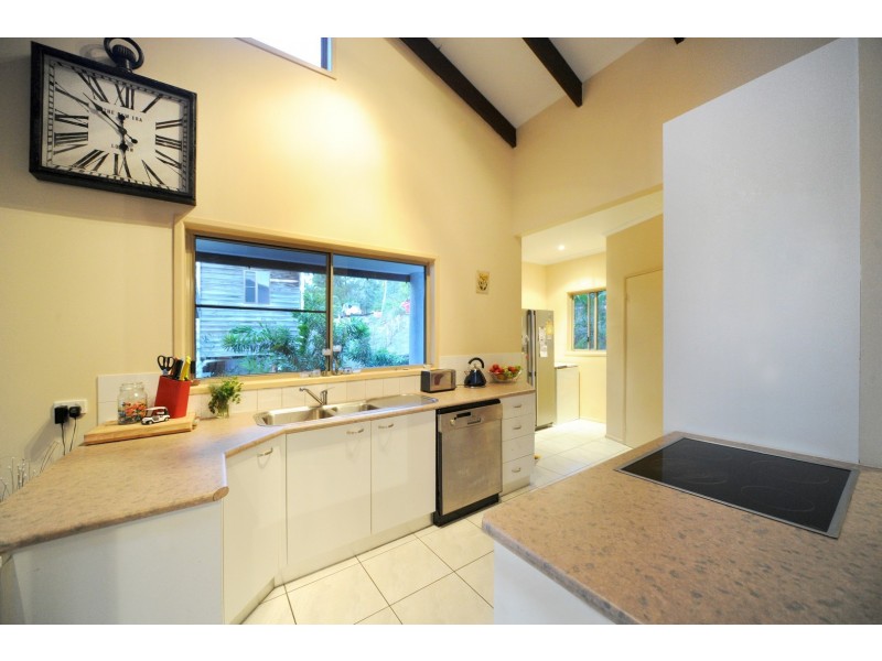 5 Woodwark Crescent, Cannonvale QLD 4802