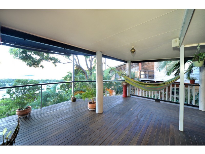 5 Woodwark Crescent, Cannonvale QLD 4802