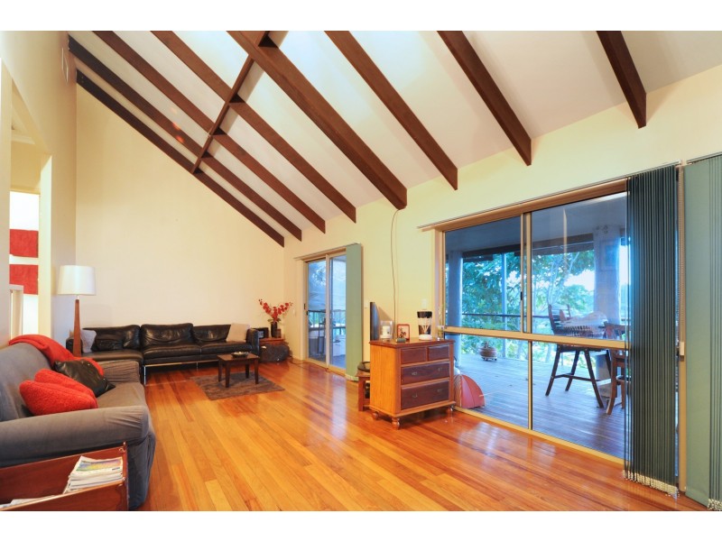 5 Woodwark Crescent, Cannonvale QLD 4802