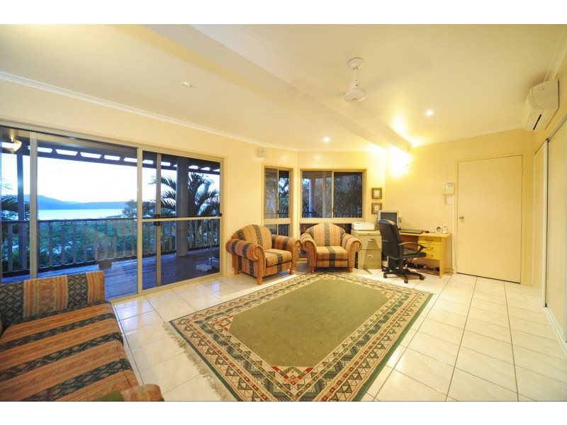 5 Woodwark Crescent, Cannonvale QLD 4802