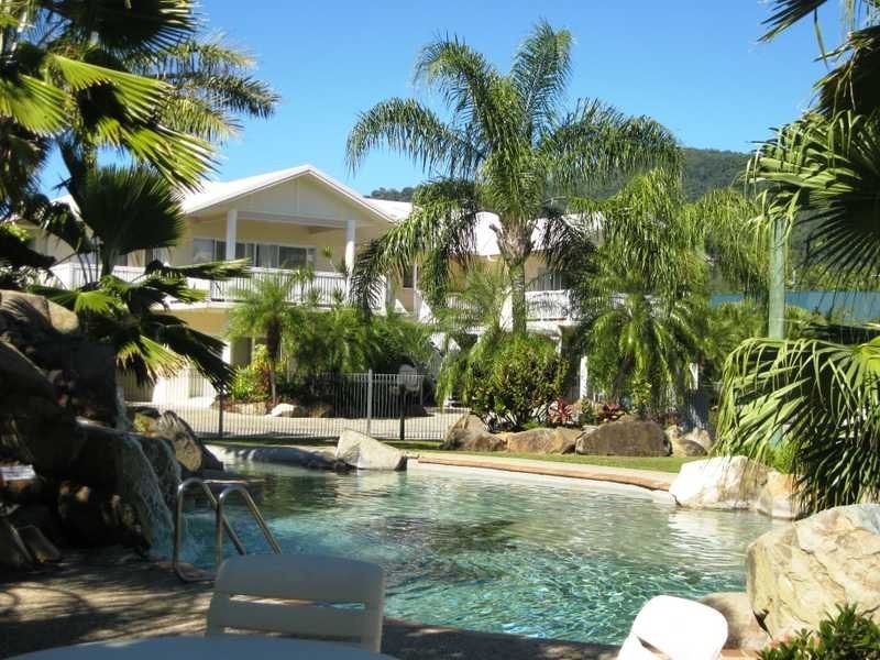 Unit 11/24 Pandanus Drive, Cannonvale QLD 4802