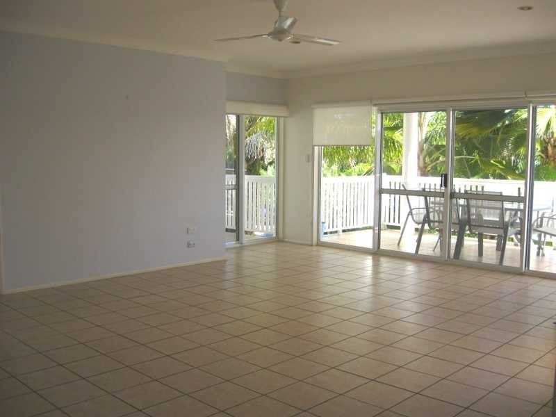 Unit 11/24 Pandanus Drive, Cannonvale QLD 4802