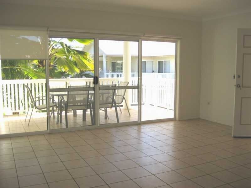 Unit 11/24 Pandanus Drive, Cannonvale QLD 4802