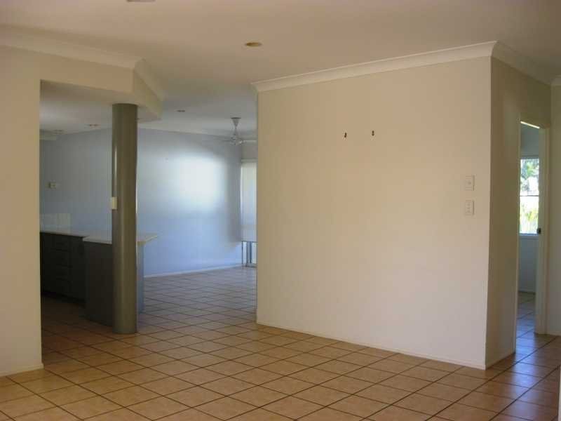 Unit 11/24 Pandanus Drive, Cannonvale QLD 4802