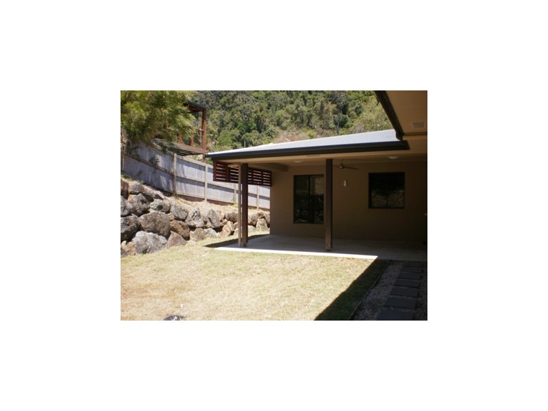 39 Eshelby Drive, Cannonvale QLD 4802